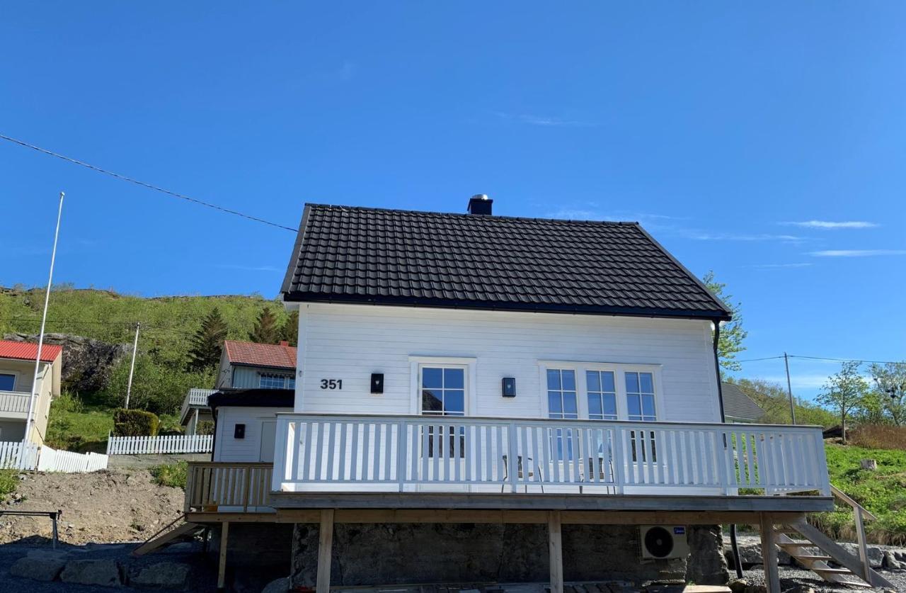 Koselig Nyrestaurert Hus Med Flott Utsikt! Villa Reine Exterior foto