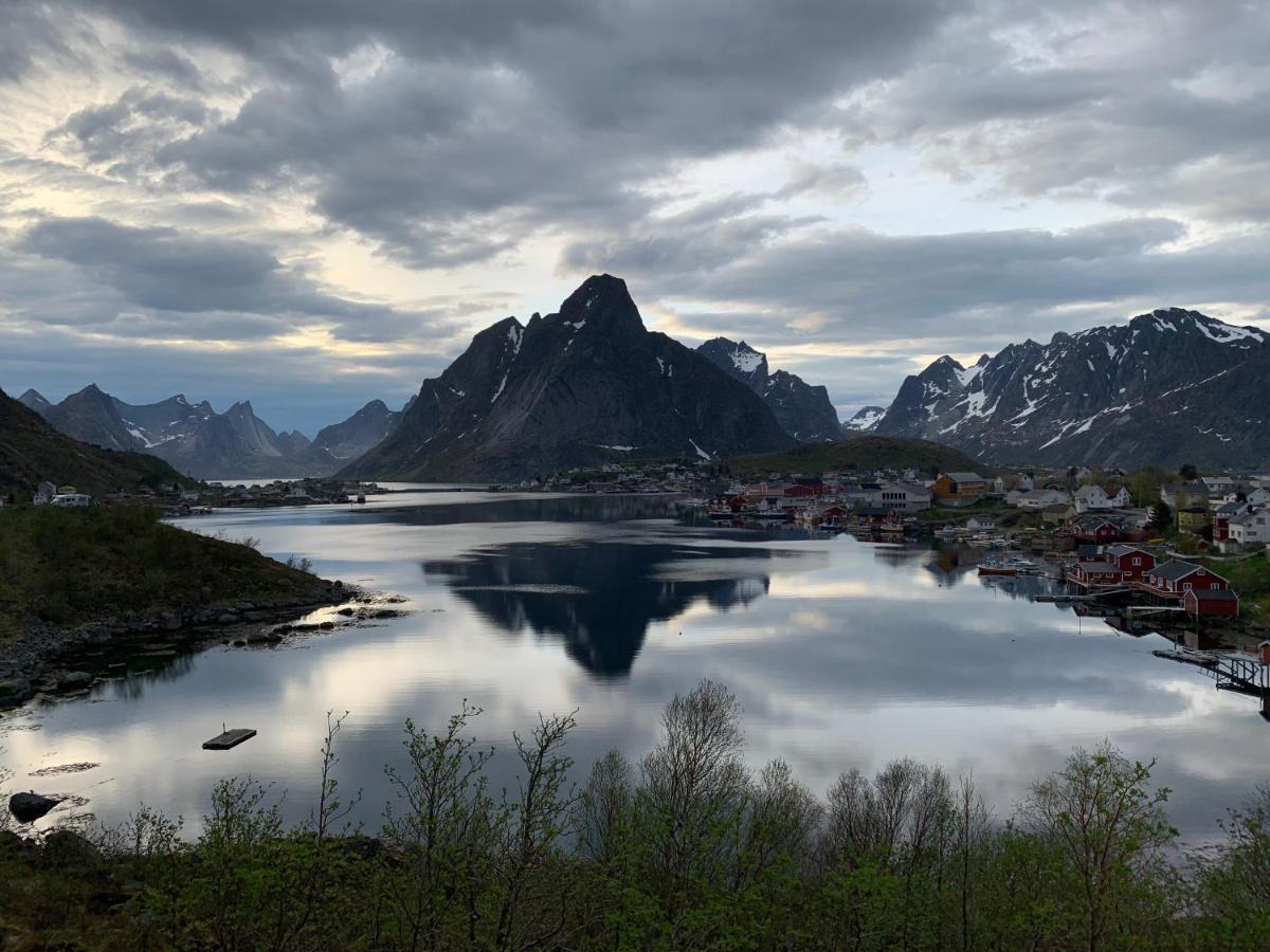 Koselig Nyrestaurert Hus Med Flott Utsikt! Villa Reine Exterior foto